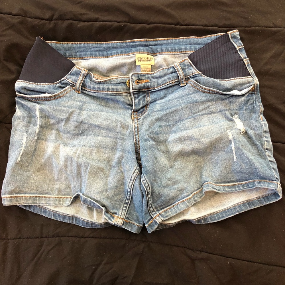 Maternity shorts